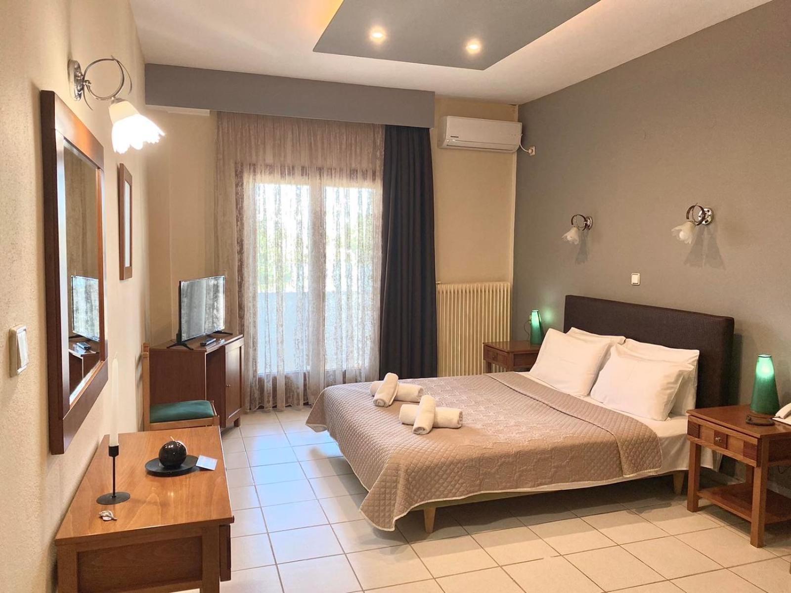 Thrassa Hotel Tycheron Exterior photo